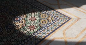 lantai rumah bermotif