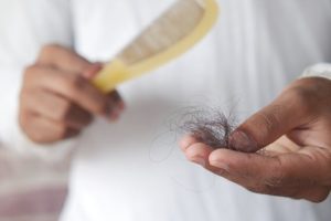 penyebab kerontokan rambut
